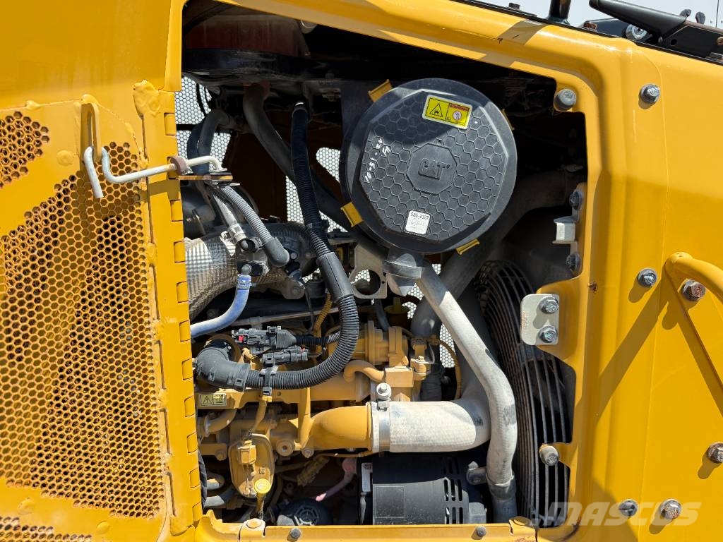 CAT D1 - Camera / Only 3700 Hours Dozer cingolati