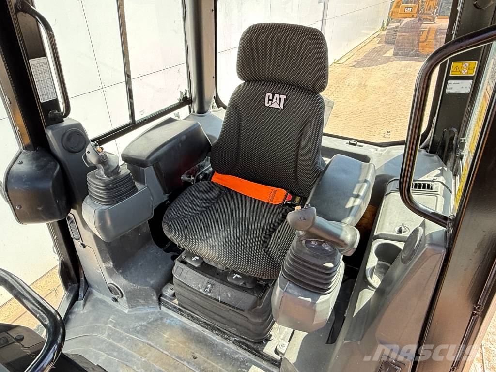 CAT D1 - Camera / Only 3700 Hours Dozer cingolati