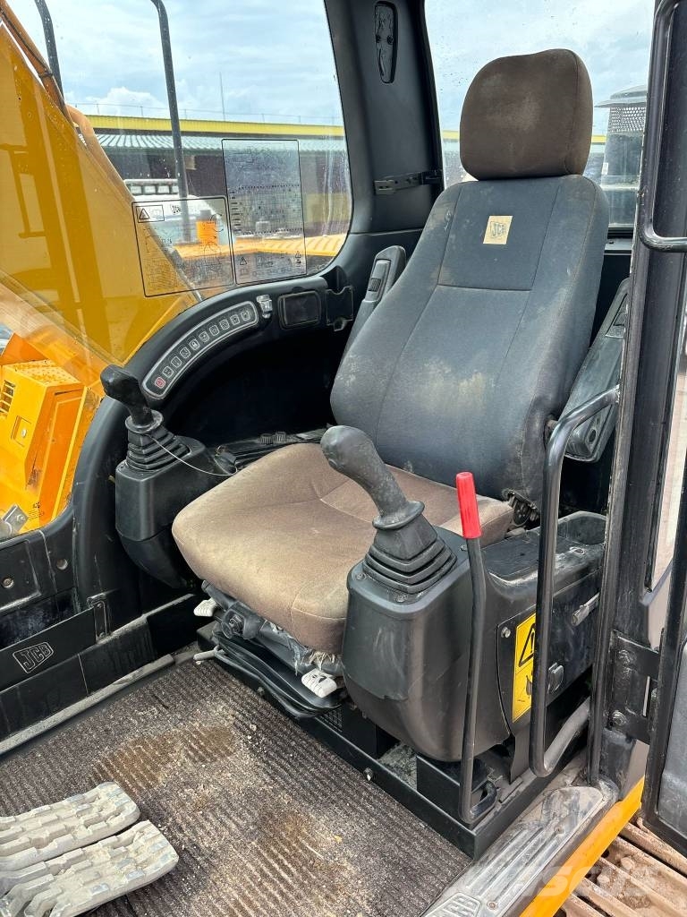 JCB JS 160 LC Paletli ekskavatörler