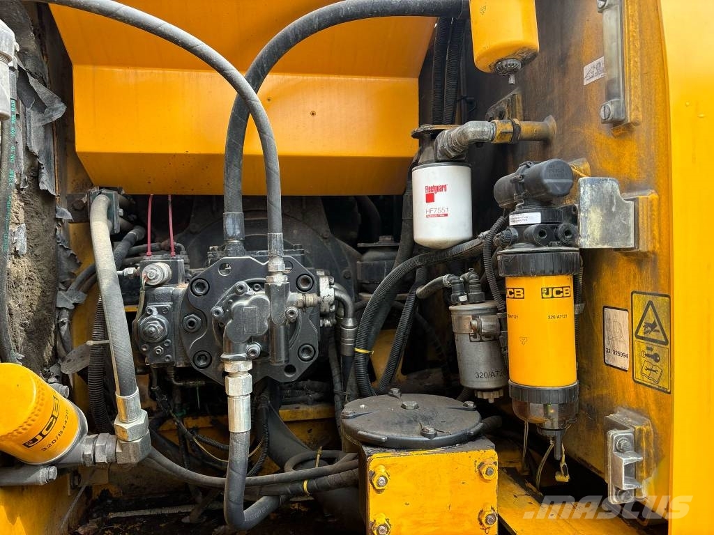 JCB JS 160 LC Paletli ekskavatörler