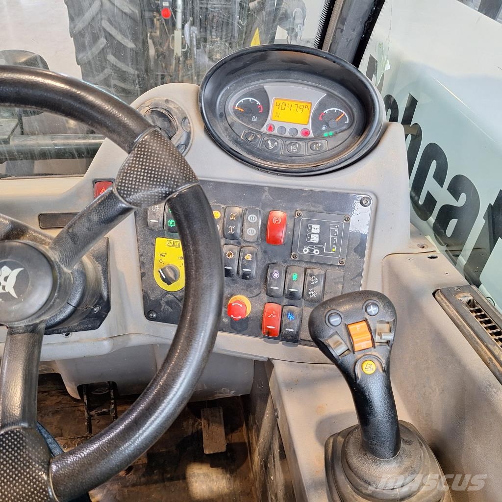Bobcat TL38.70HF Agri Lauksaimniecības pacēlāji
