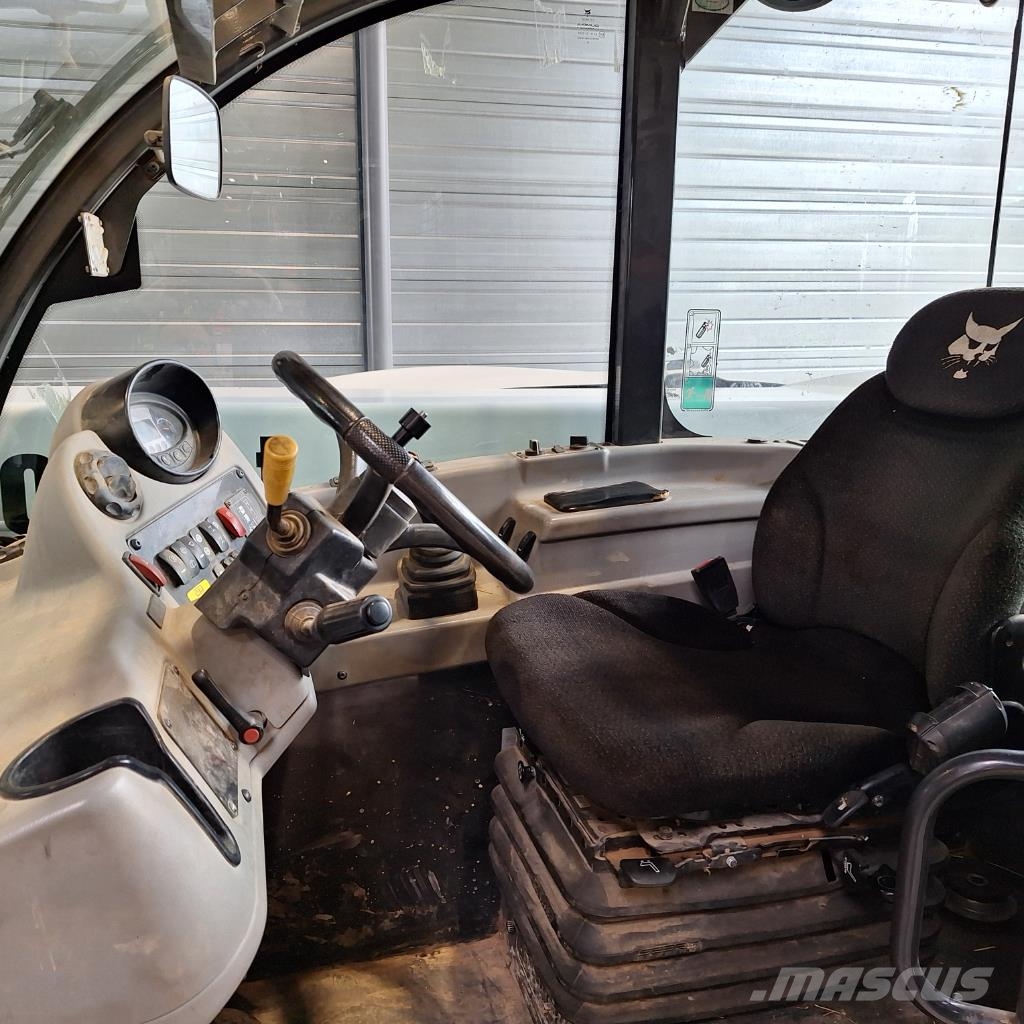 Bobcat TL38.70HF Agri 电动叉车