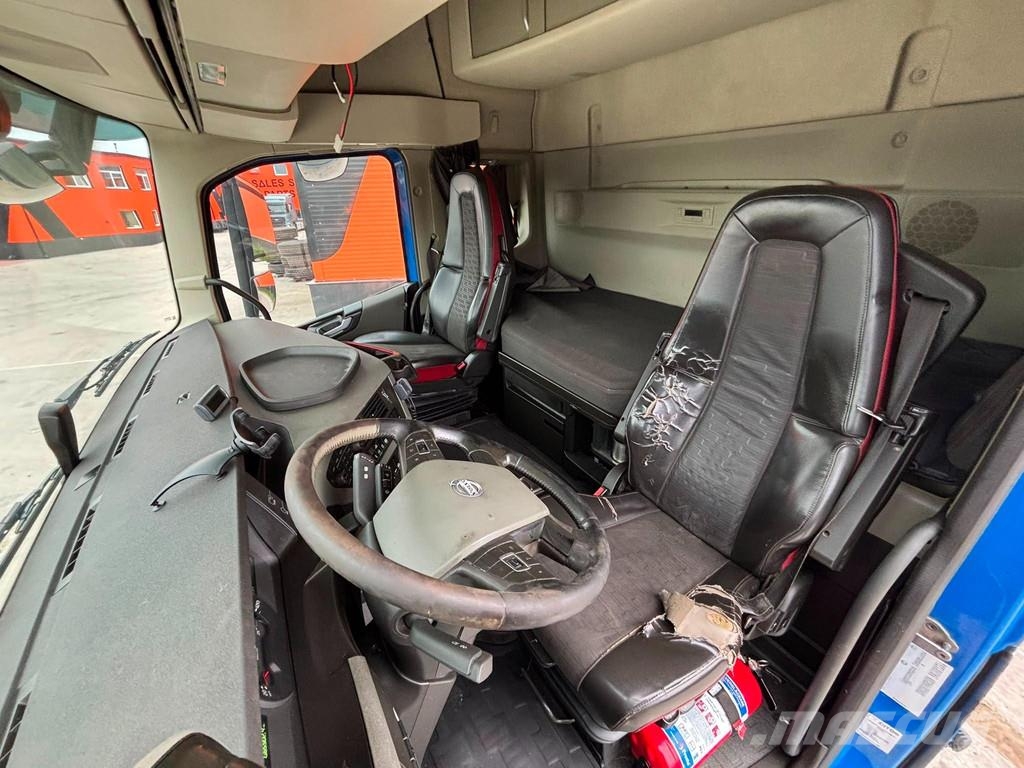 Volvo FH 540 6x4 FOR SALE AS CHASSIS Camiones con chasís y cabina