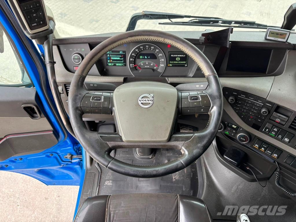 Volvo FH 540 6x4 FOR SALE AS CHASSIS Camiones con chasís y cabina