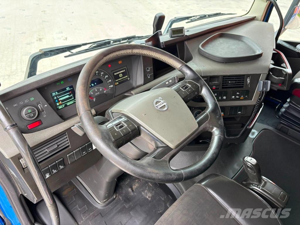 Volvo FH 540 6x4 FOR SALE AS CHASSIS Camiones con chasís y cabina