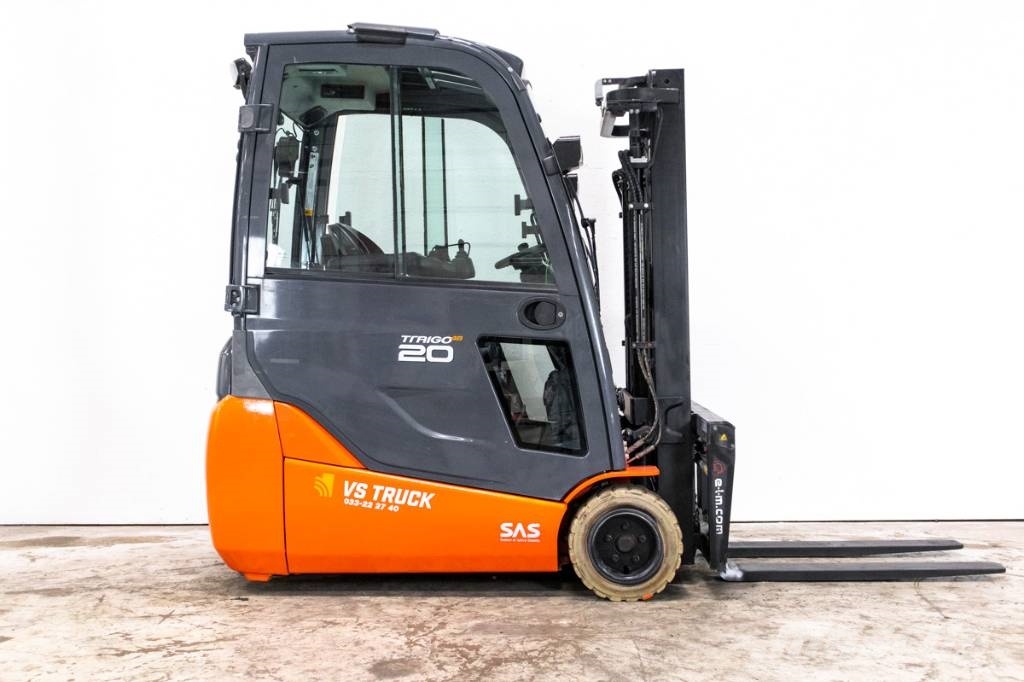 Toyota 8FBET20, Containergående 2-tonstruck med hytt Elektro Stapler