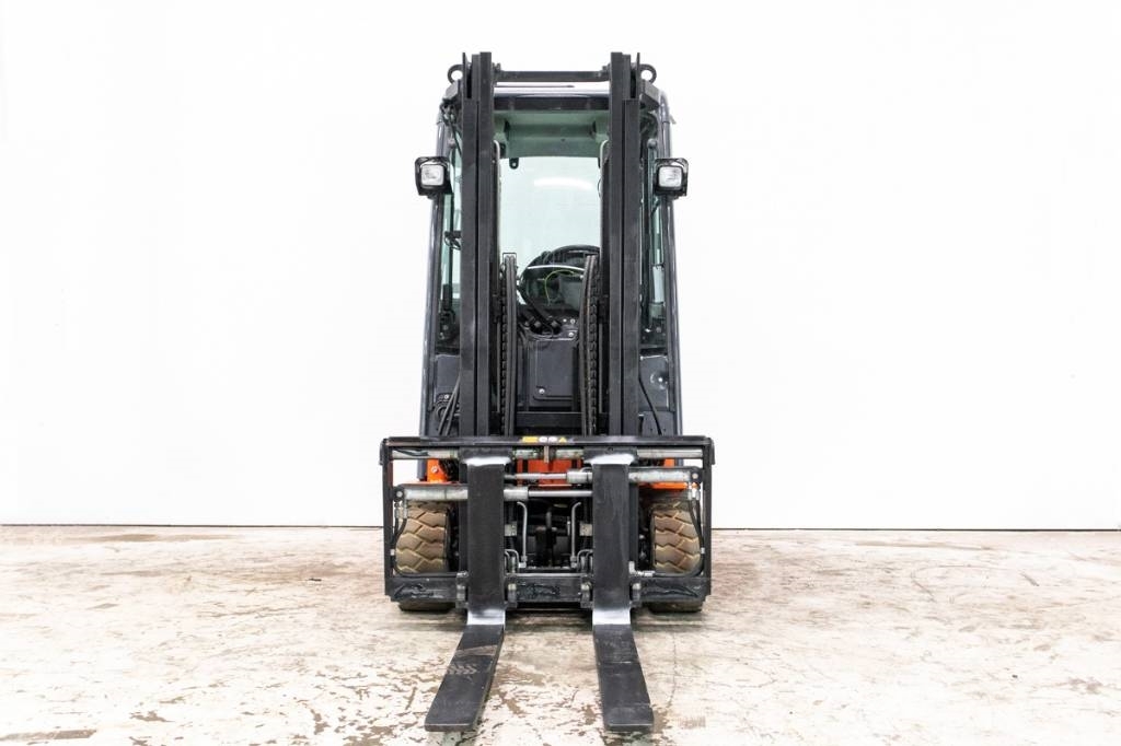 Toyota 8FBET20, Containergående 2-tonstruck med hytt Elektro Stapler