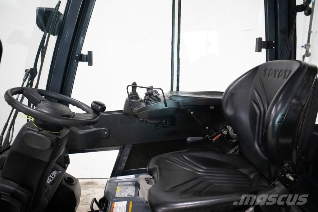 Toyota 8FBET20, Containergående 2-tonstruck med hytt Elektro Stapler