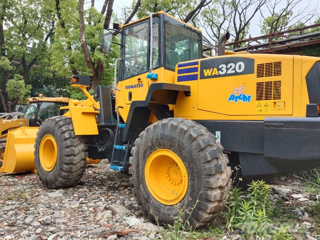 Komatsu WA 320-5 - Second Hand Excavator for Sale Wielladers
