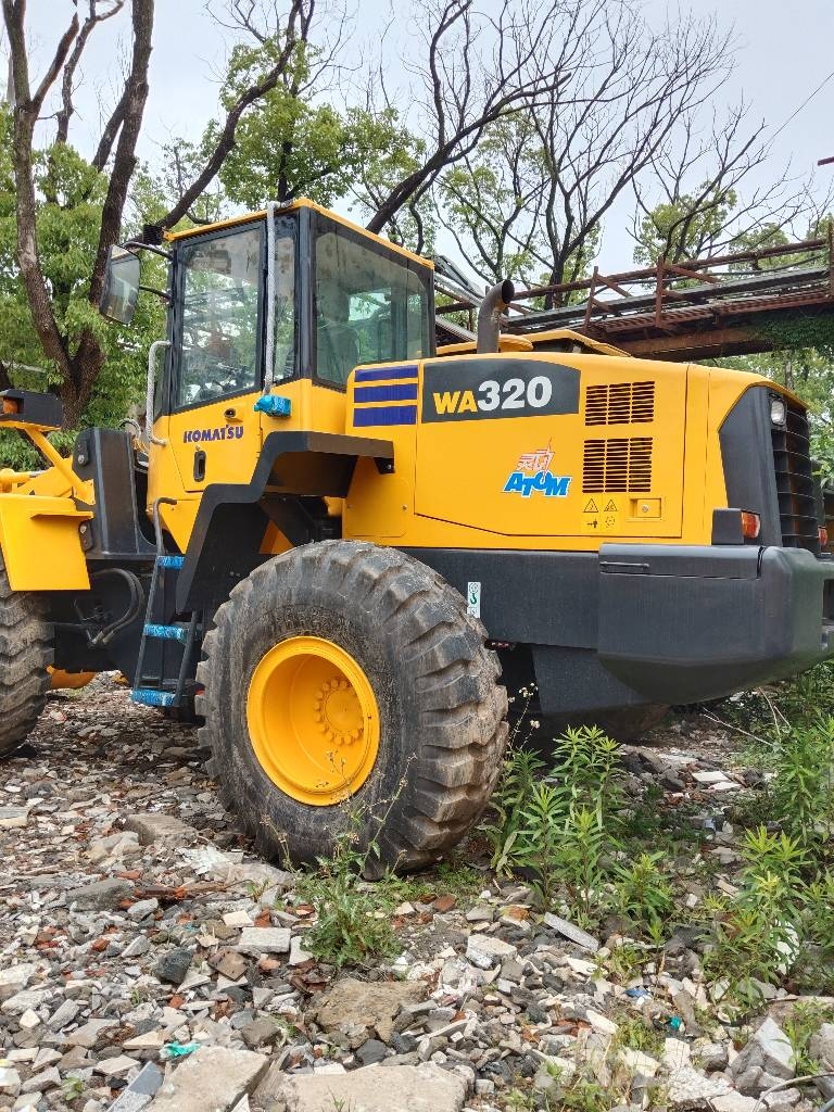 Komatsu WA 320-5 - Second Hand Excavator for Sale Wielladers