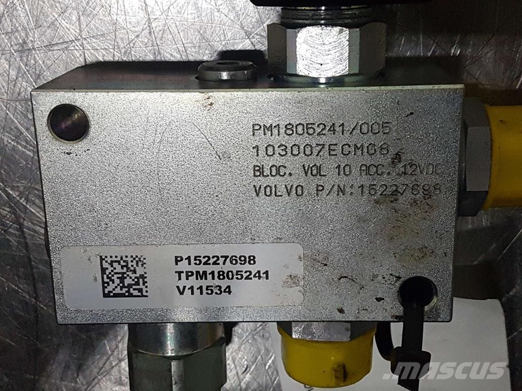 Volvo L30G-VOE15227698-2/2 Valve-Wegeventil-Ventiel 12V Hydraulik
