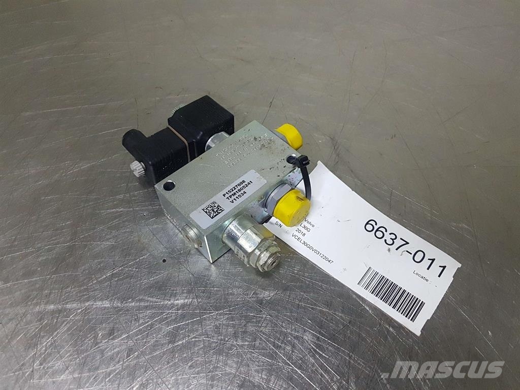 Volvo L30G-VOE15227698-2/2 Valve-Wegeventil-Ventiel 12V Hydraulik