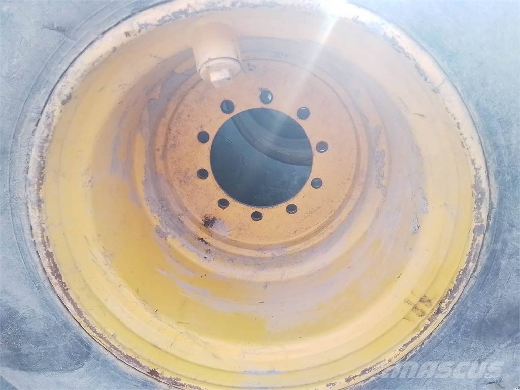 Ösa 250 24x26,5 Used/Beg Шины и колёса