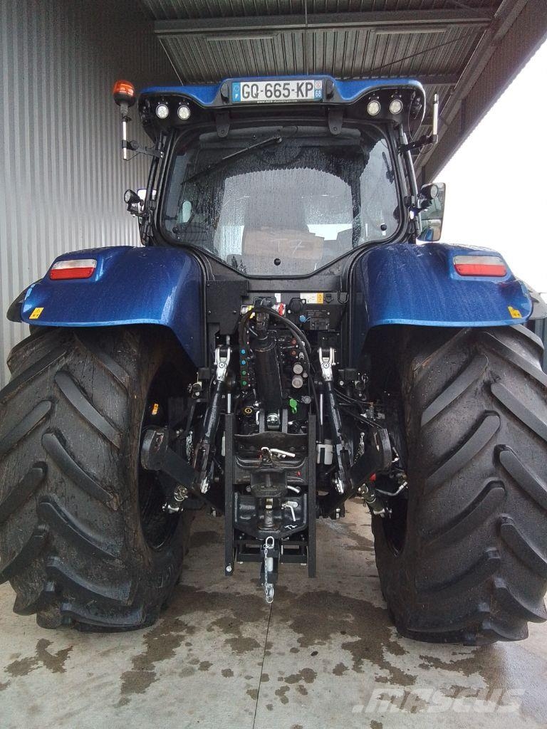New Holland T7-210 auto command blue power Traktorok