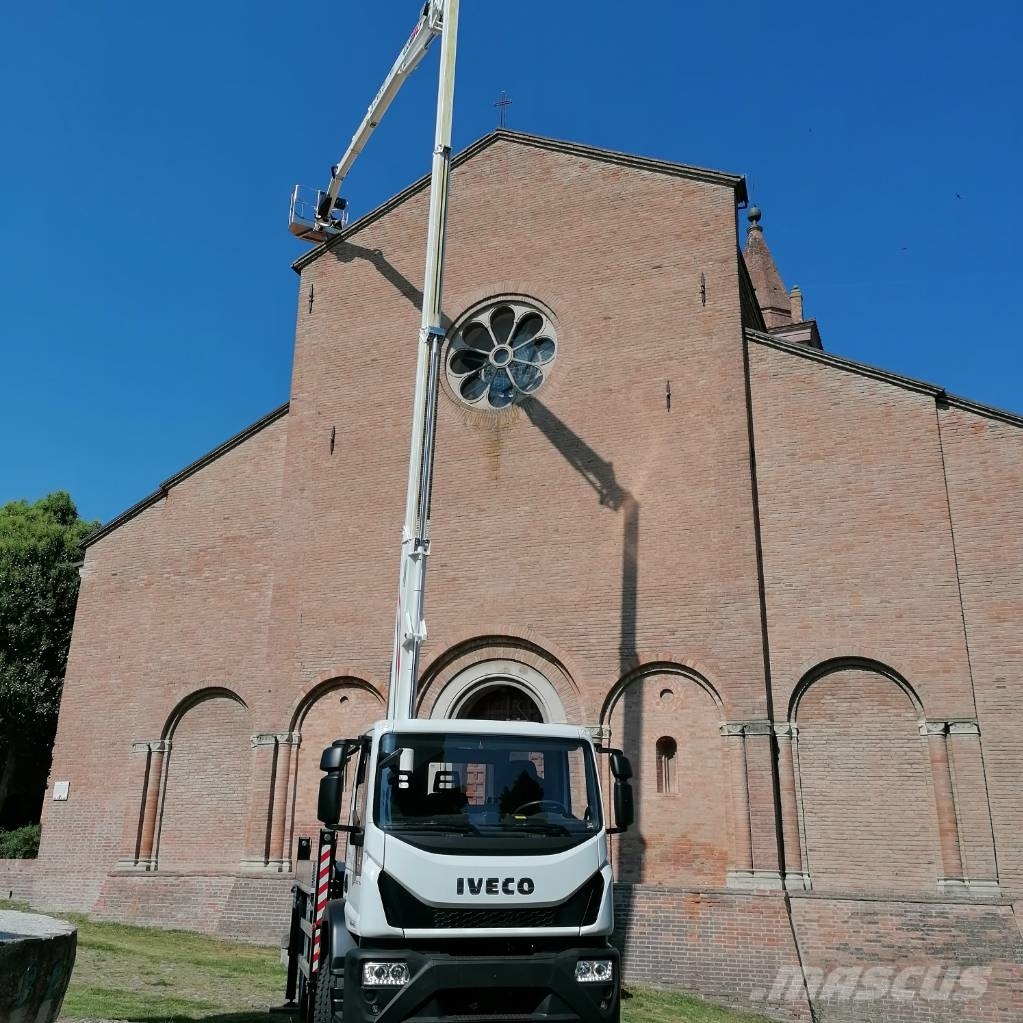 Cela DT 30 Auto korvtõstukid