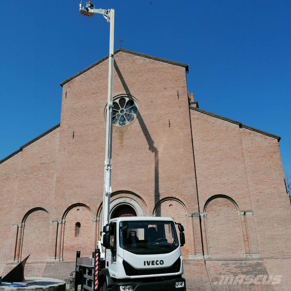 Cela DT 30 Auto korvtõstukid