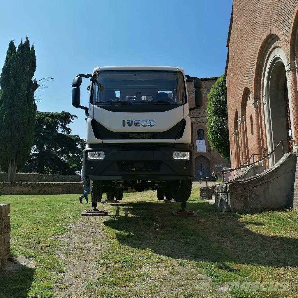 Cela DT 30 Auto korvtõstukid
