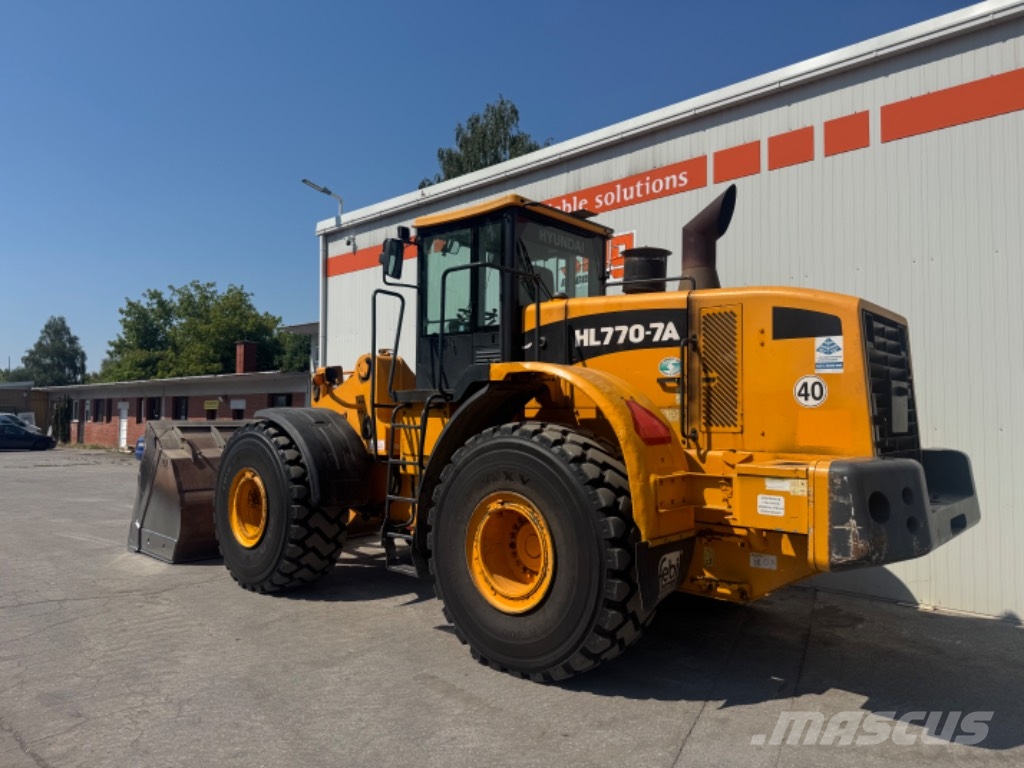 Hyundai 770-7A لوادر بعجل