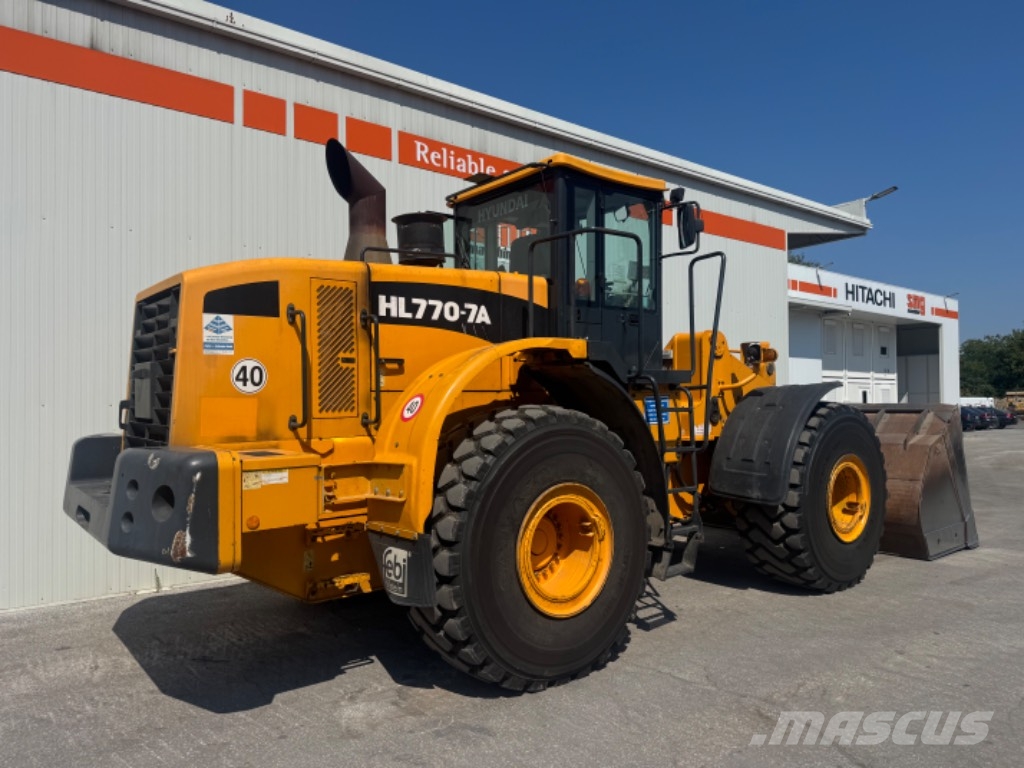 Hyundai 770-7A لوادر بعجل