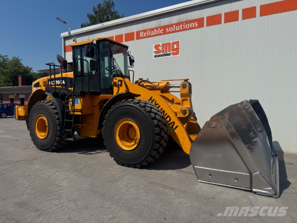 Hyundai 770-7A لوادر بعجل