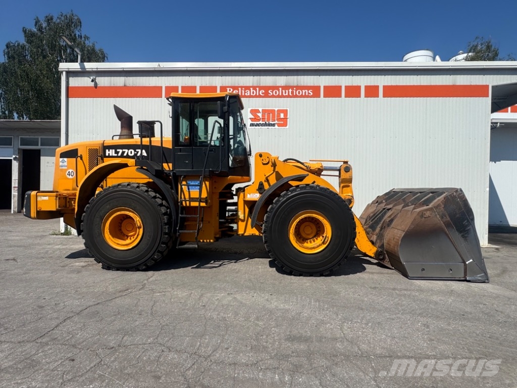 Hyundai 770-7A لوادر بعجل