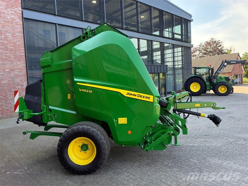 John Deere V462M Ronde-balenpersen