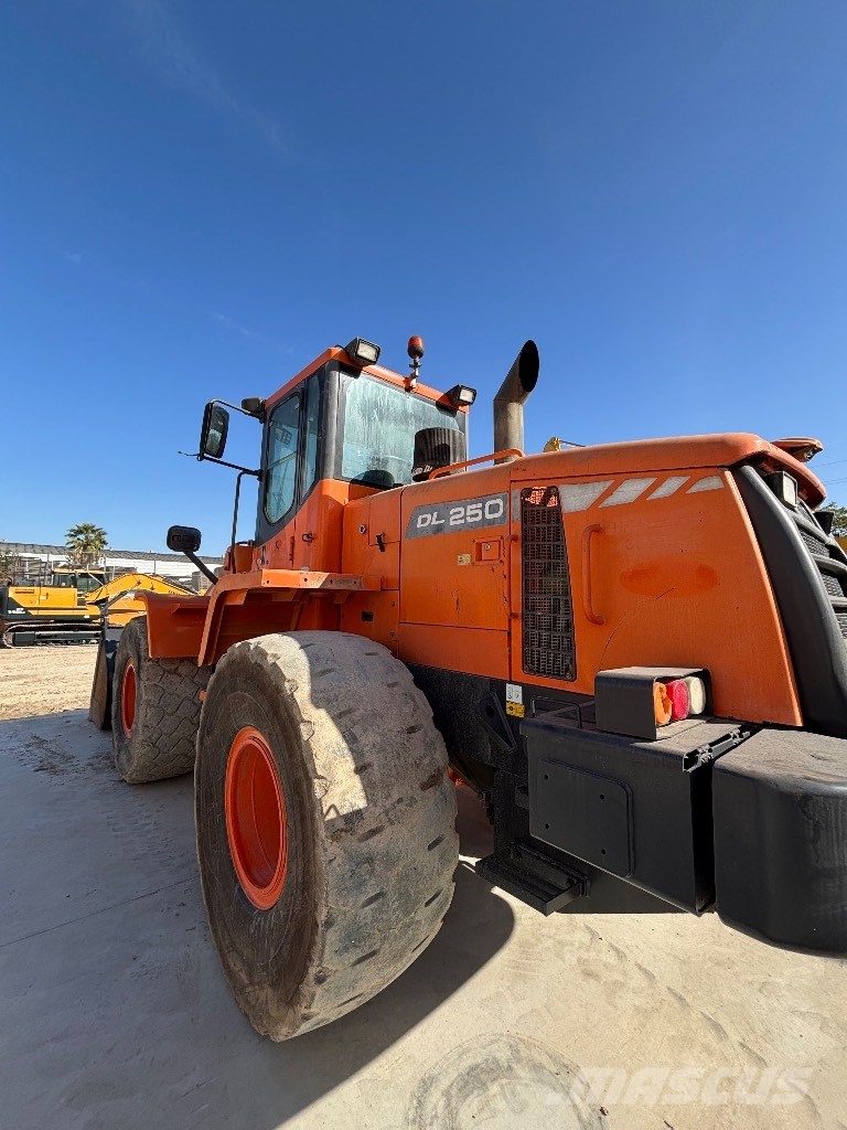 Doosan DL 250 Rataslaadurid