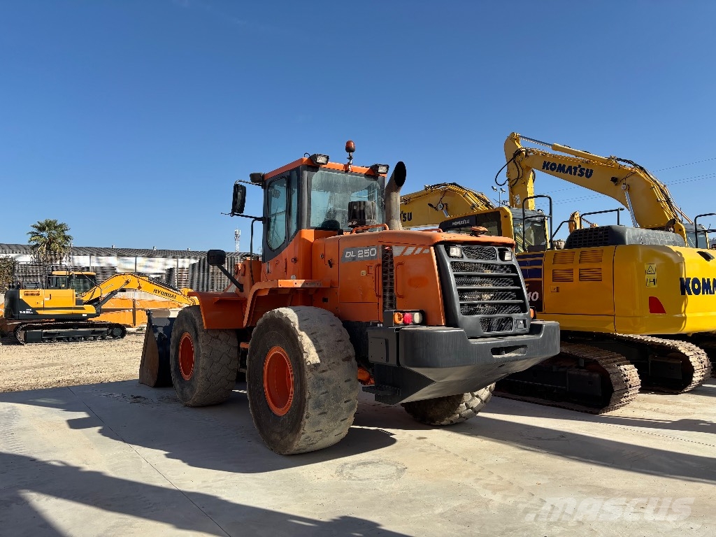 Doosan DL 250 Rataslaadurid