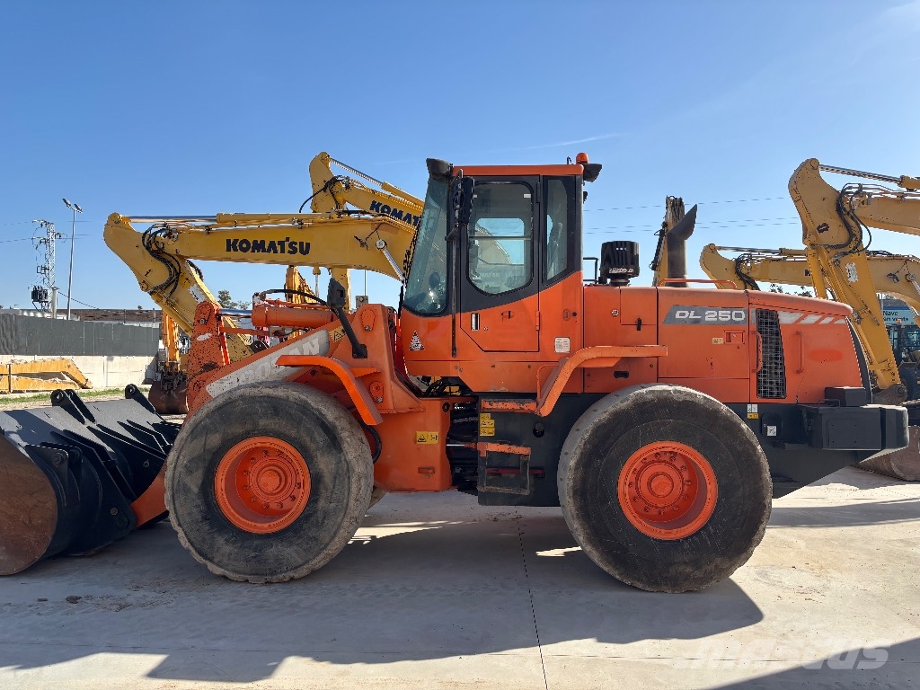 Doosan DL 250 Rataslaadurid