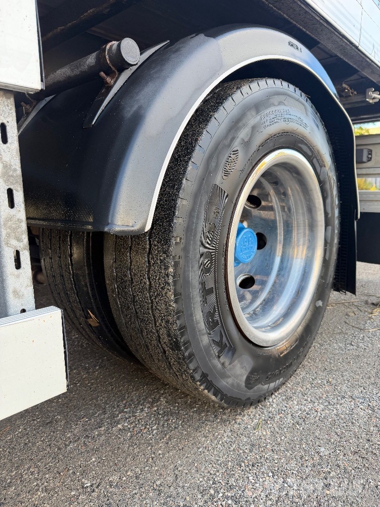 Ekeri Skåpsläp S8-D med öppningsbar sida -18 Carrocería de caja