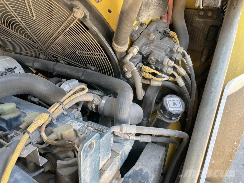 Bomag BW 151 AD-5 مداحل ثنائية الاسطوانة