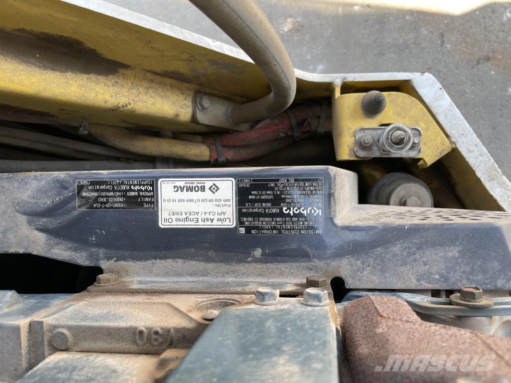 Bomag BW 151 AD-5 مداحل ثنائية الاسطوانة