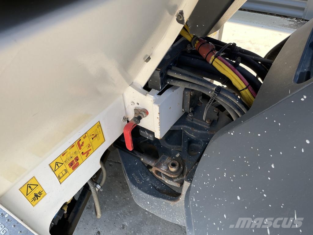 Bomag BW 151 AD-5 مداحل ثنائية الاسطوانة
