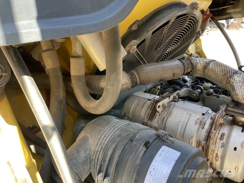 Bomag BW 151 AD-5 مداحل ثنائية الاسطوانة