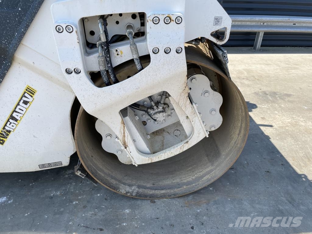 Bomag BW 151 AD-5 مداحل ثنائية الاسطوانة