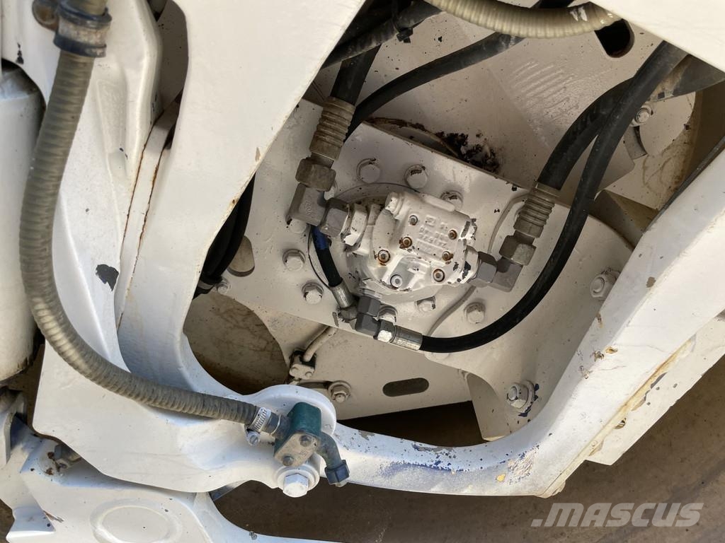Bomag BW 151 AD-5 مداحل ثنائية الاسطوانة