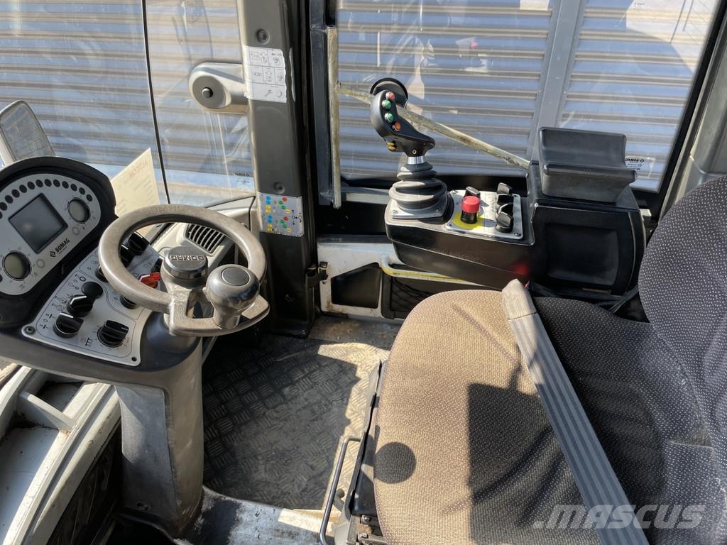 Bomag BW 151 AD-5 مداحل ثنائية الاسطوانة
