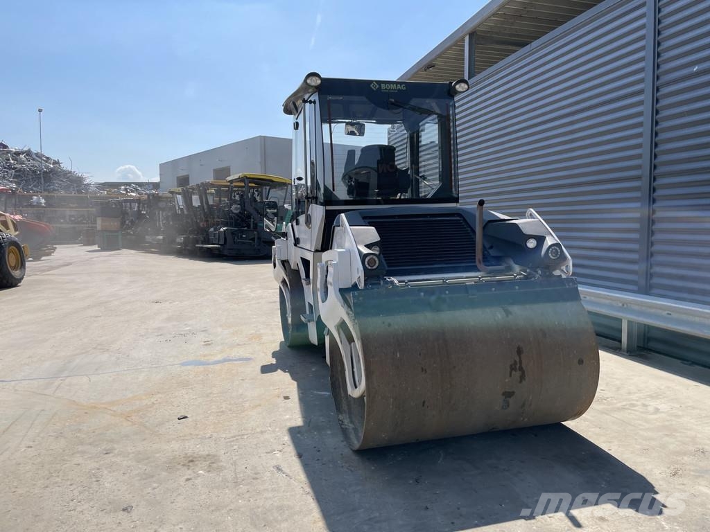 Bomag BW 151 AD-5 مداحل ثنائية الاسطوانة