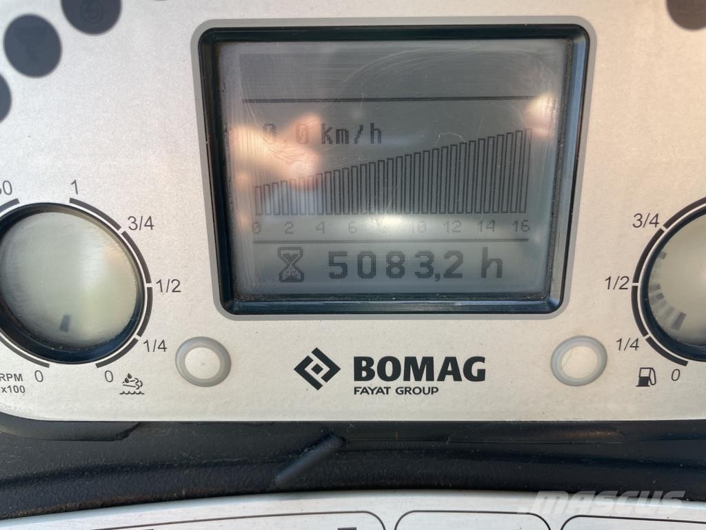 Bomag BW 151 AD-5 مداحل ثنائية الاسطوانة