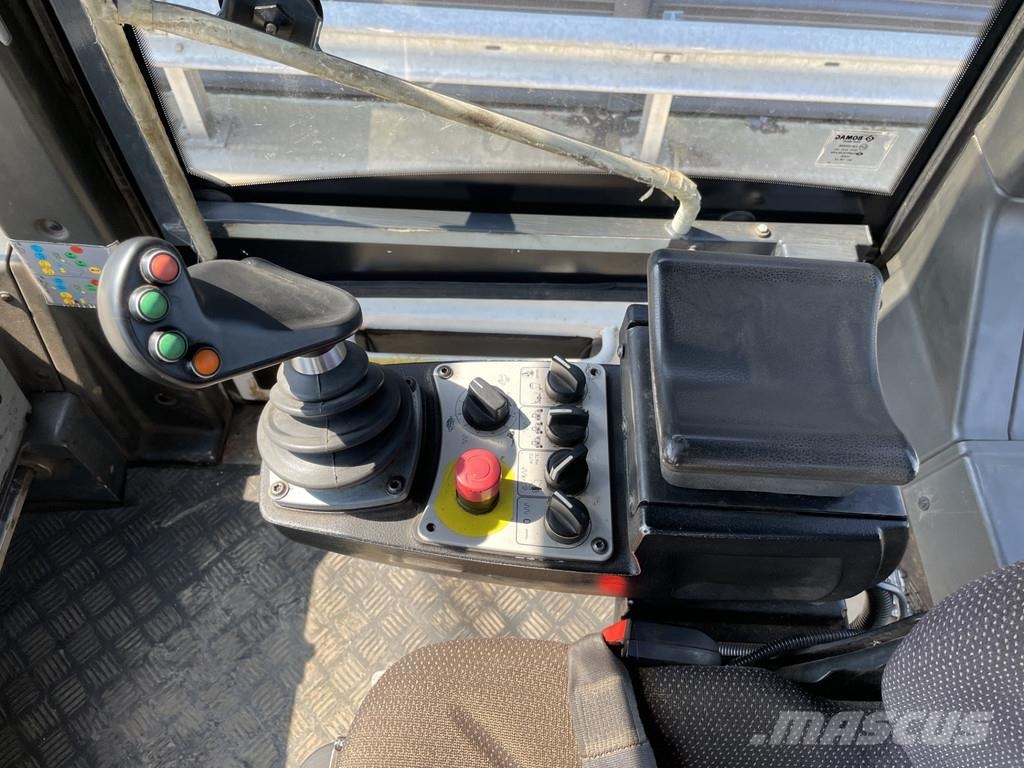 Bomag BW 151 AD-5 مداحل ثنائية الاسطوانة