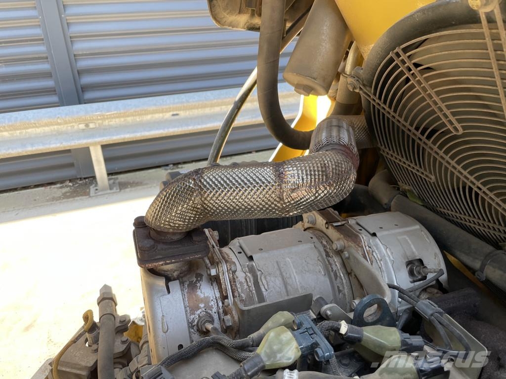 Bomag BW 151 AD-5 مداحل ثنائية الاسطوانة
