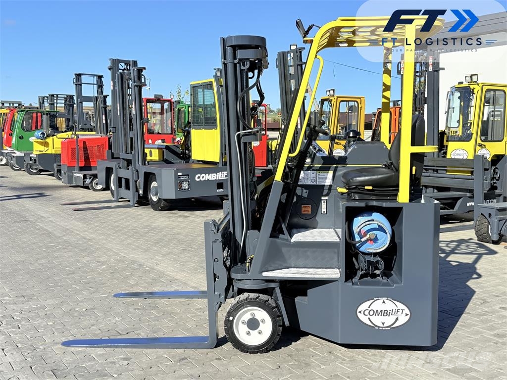 Combilift C3000CB | GAS | TRIPLEX 4900 MM | READY 四轮前移式叉车