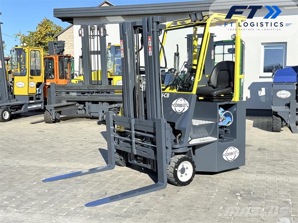 Combilift C3000CB | GAS | TRIPLEX 4900 MM | READY 四轮前移式叉车