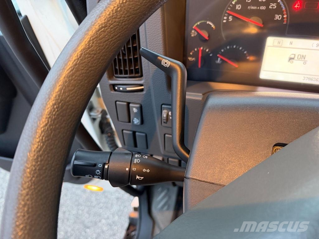Volvo FL240 4X2 EURO6 + BOX HEATING Sunkvežimiai su dengtu kėbulu