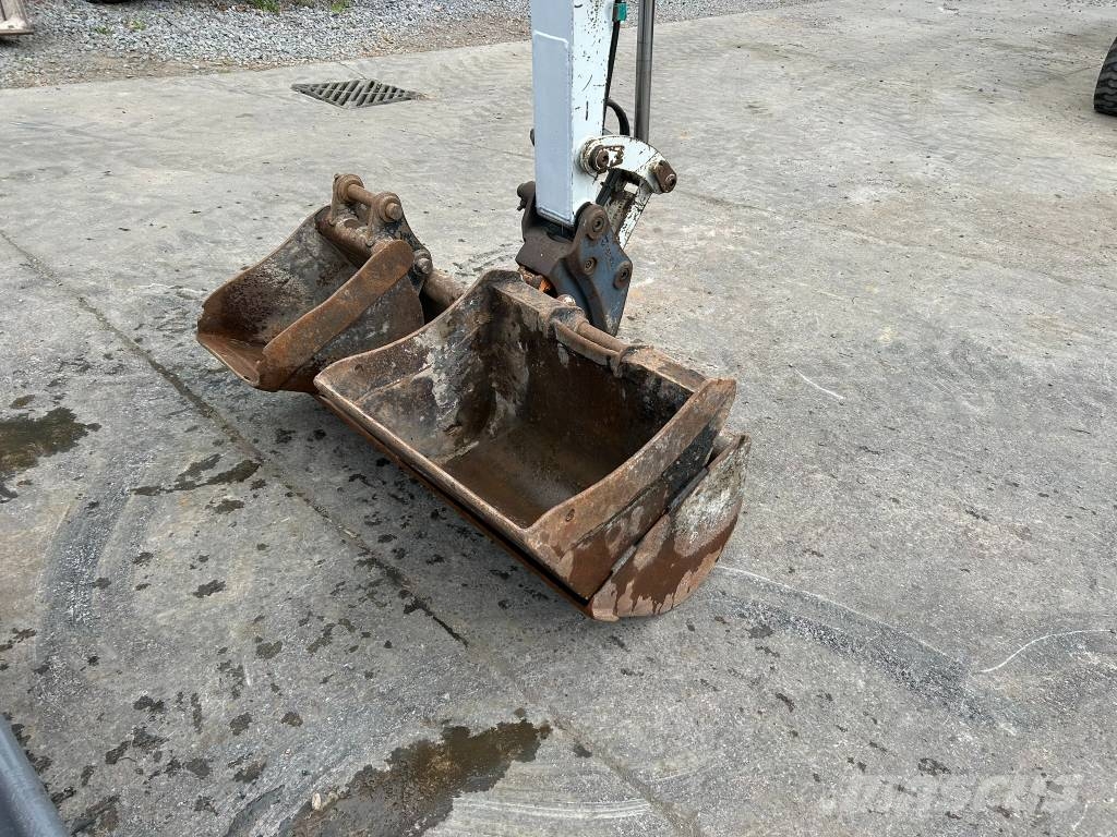 Takeuchi TB 23 R Miniescavatori