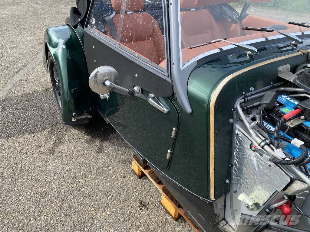 Morgan Cabriolet PLUS SIX 3.0i First Edition endommagée Carros