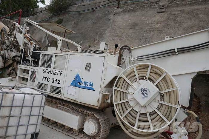 Schaeff ITC312 Апаратура за повърхностна редова сеидба