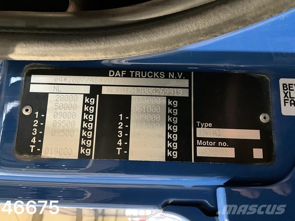 DAF CF 530 8x4 Euro 6 VDL 30 Ton haakarmsysteem Treileri ar āķi
