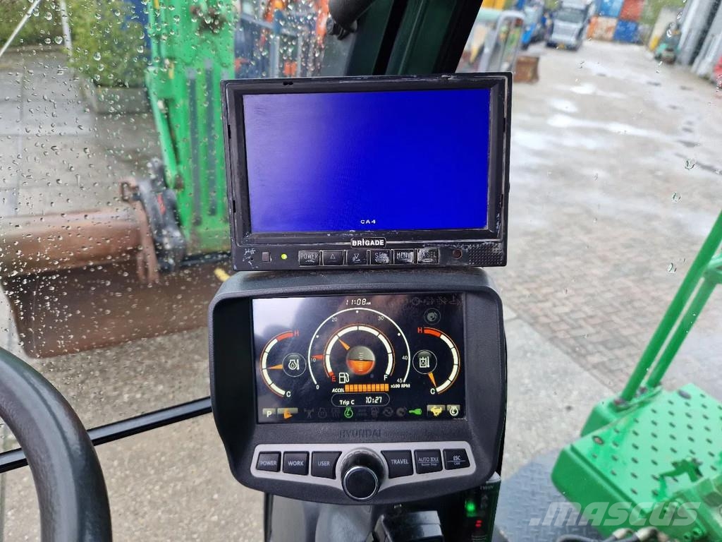 Hyundai Robex 160W-9A with 6-cylinder Cummins Pelle sur pneus