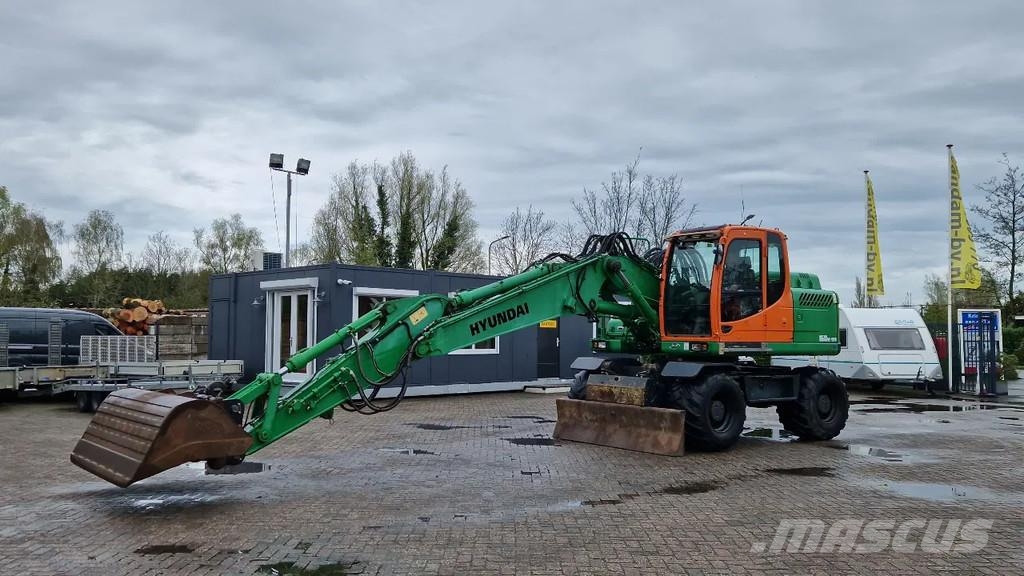 Hyundai Robex 160W-9A with 6-cylinder Cummins Pelle sur pneus